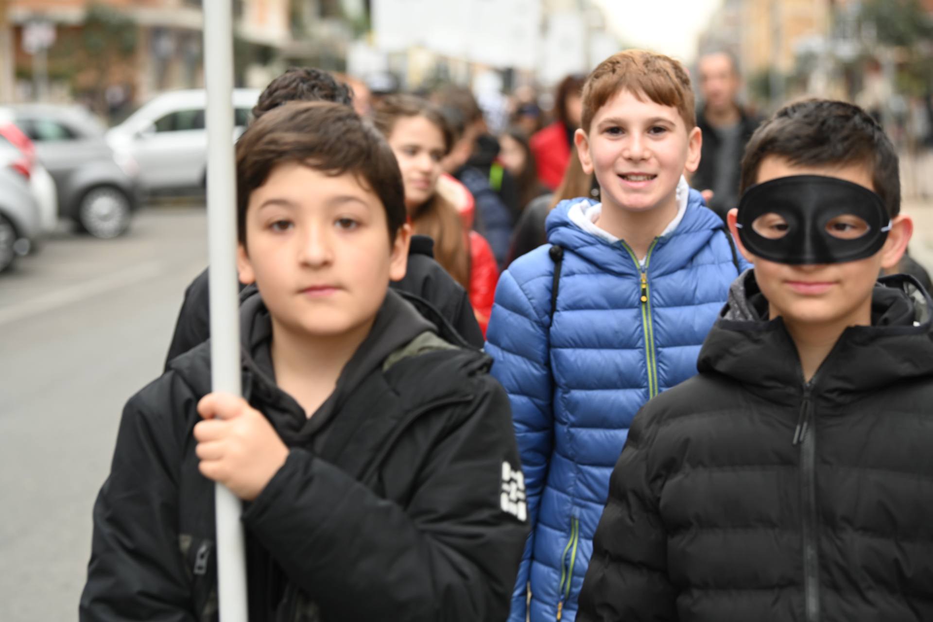 La crociata dei bambini, un corteo silenzioso per le strade di Ostia